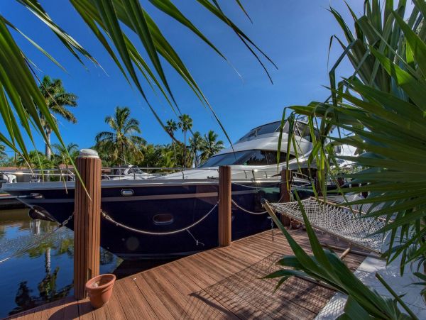 Luxury Canal View Fort Lauderdale Vacation Home with Pool