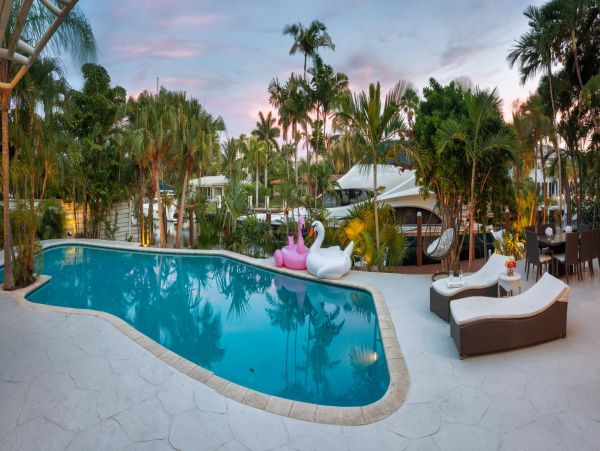 Luxury Canal View Fort Lauderdale Vacation Home with Pool