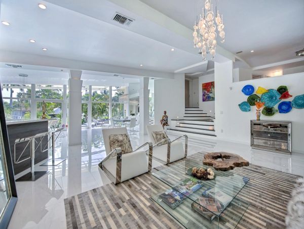 Luxury Canal View Fort Lauderdale Vacation Home with Pool