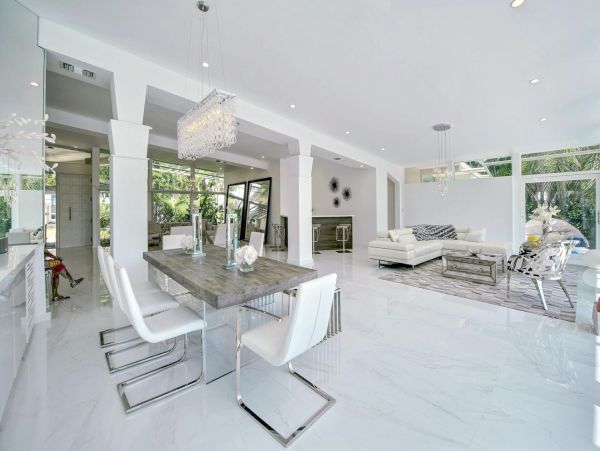 Luxury Canal View Fort Lauderdale Vacation Home with Pool