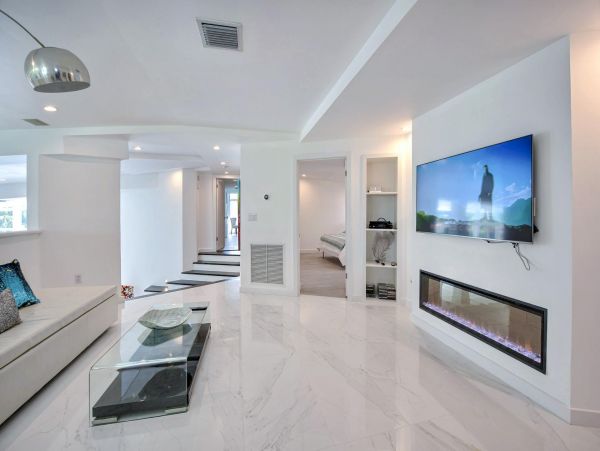 Luxury Canal View Fort Lauderdale Vacation Home with Pool