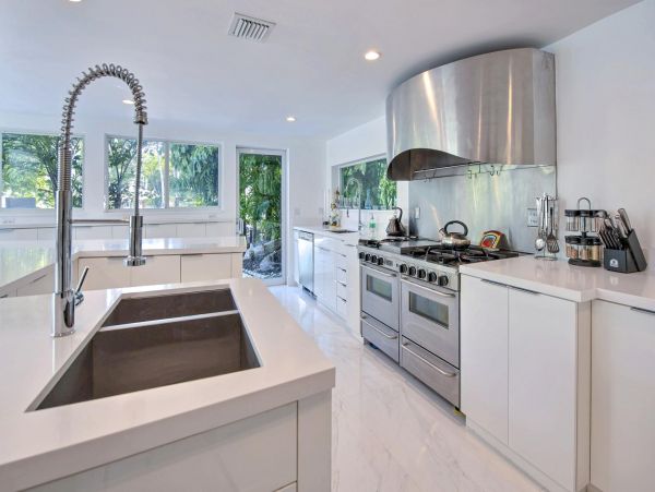 Luxury Canal View Fort Lauderdale Vacation Home with Pool