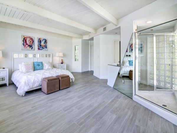 Luxury Canal View Fort Lauderdale Vacation Home with Pool