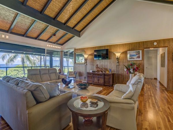 Spacious Vacation Ocean View Duplex in Kaanapali Close to Beach