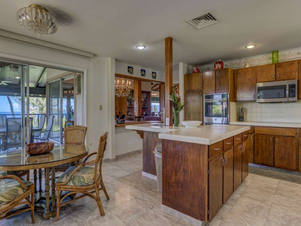 Spacious Vacation Ocean View Duplex in Kaanapali Close to Beach