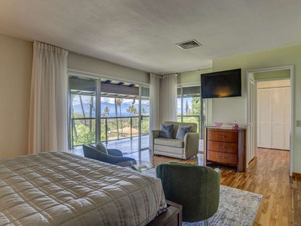 Spacious Vacation Ocean View Duplex in Kaanapali Close to Beach