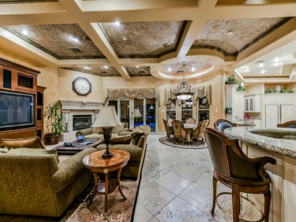 Las Vegas Luxury Vacation Rental Home Eleven Bedrooms