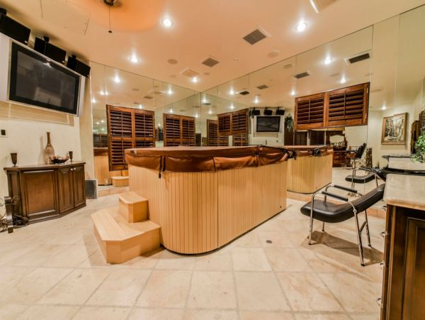 Las Vegas Luxury Vacation Rental Home Eleven Bedrooms