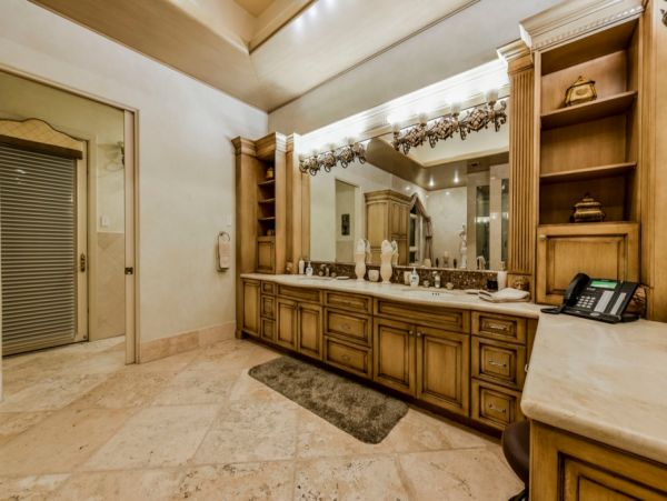 Las Vegas Luxury Vacation Rental Home Eleven Bedrooms