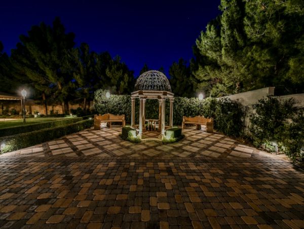 Las Vegas Luxury Vacation Rental Home Eleven Bedrooms