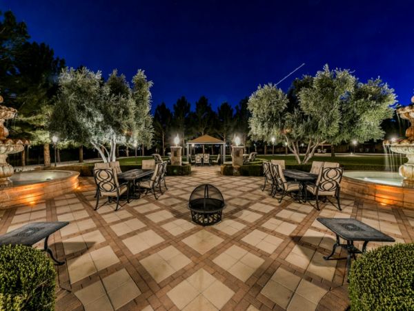 Las Vegas Luxury Vacation Rental Home Eleven Bedrooms
