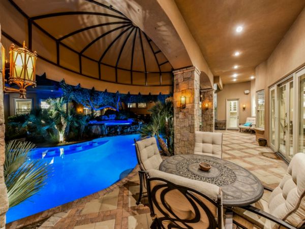 Las Vegas Luxury Vacation Rental Home Eleven Bedrooms