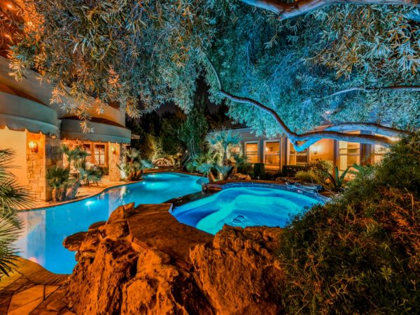 Las Vegas Luxury Vacation Rental Home Eleven Bedrooms