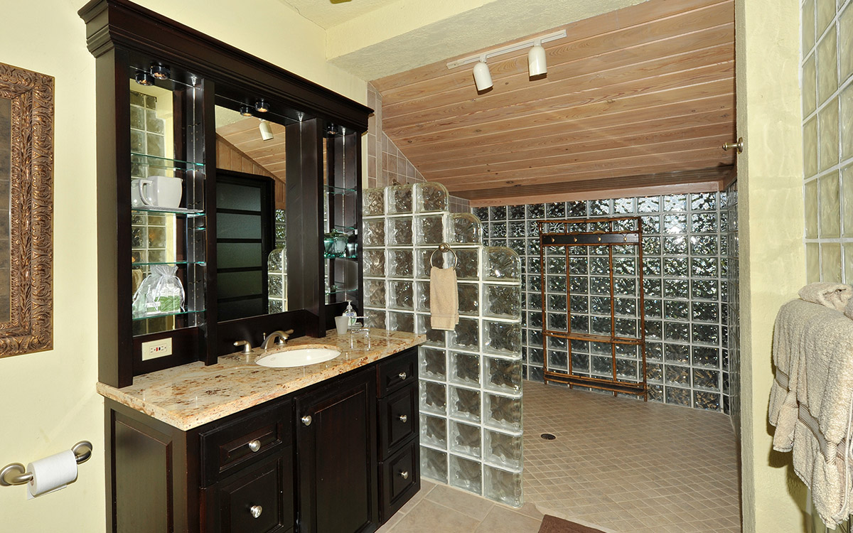 St. John Home 980285