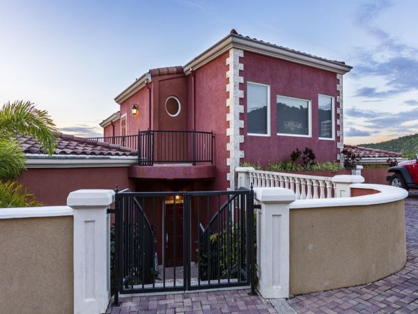 St. John Home 980294