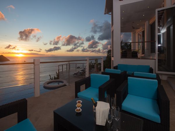 6 Bedroom Infinity Pool Villa