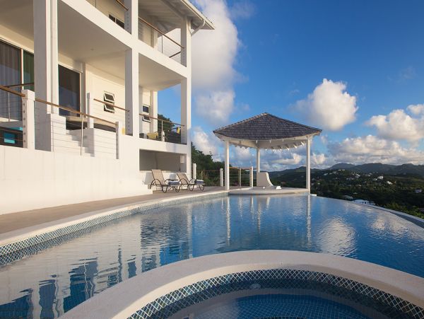 6 Bedroom Infinity Pool Villa