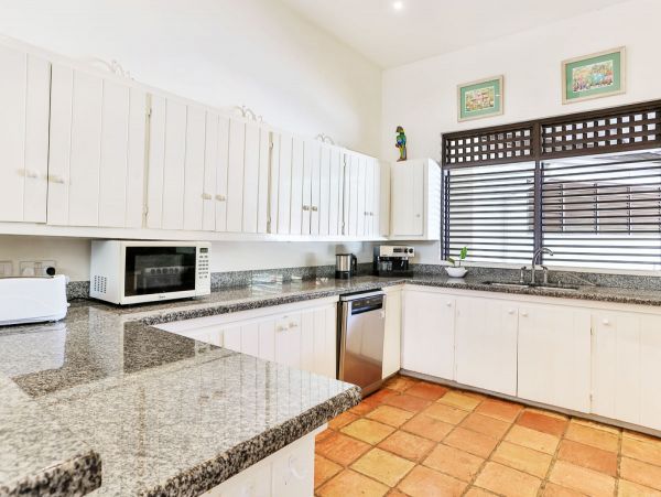 St. Lucia Home 980309