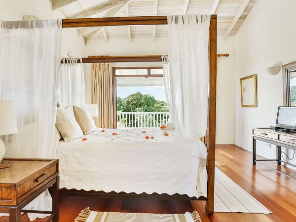 St. Lucia Home 980309