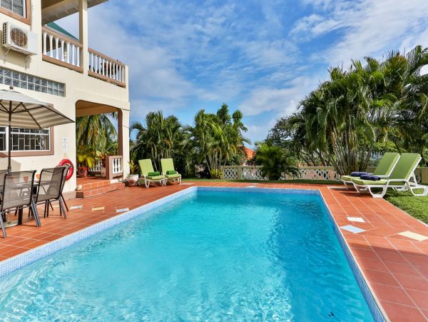 5 Bedroom Property Close to Word Class Golf