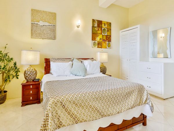5 Bedroom Property Close to Word Class Golf