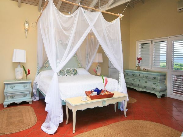 St. Lucia Home 980317
