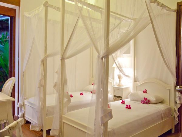 St. Lucia Home 980321
