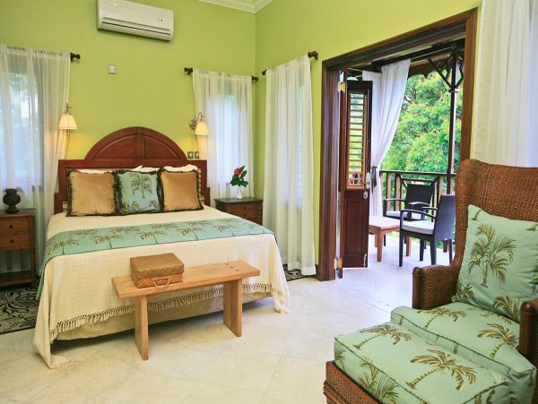 St. Lucia Home 980322