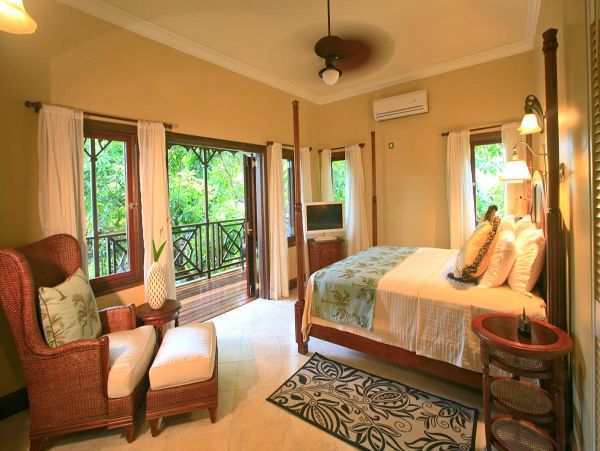 St. Lucia Home 980322