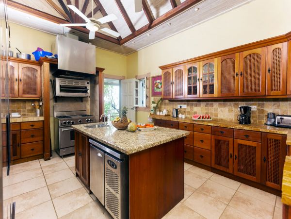 St. Lucia Home 980329