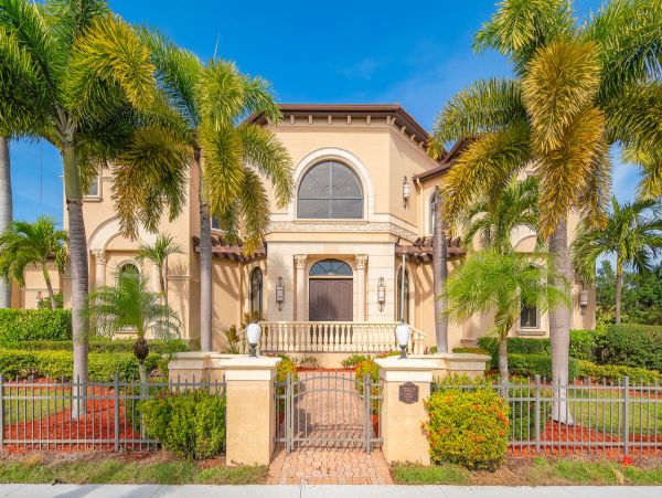 Canal View Marco Island Vacation Home With Private Pool