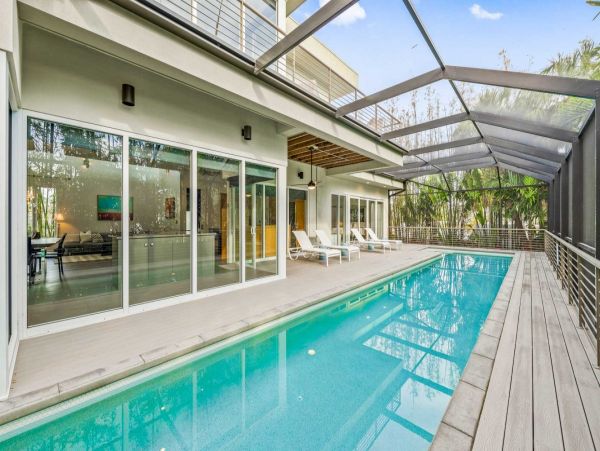 Siesta Key Luxury Home 4 Bedroom Private Caged Lap Pool