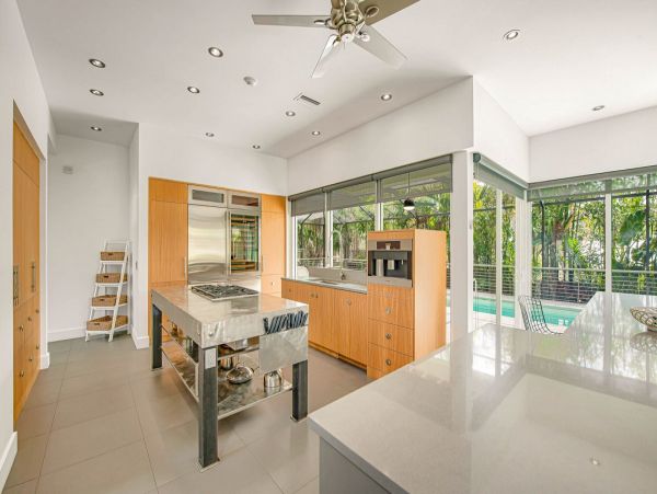 Siesta Key Luxury Home 4 Bedroom Private Caged Lap Pool