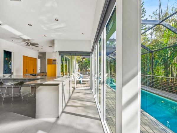 Siesta Key Luxury Home 4 Bedroom Private Caged Lap Pool