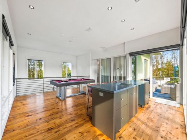 Siesta Key Luxury Home 4 Bedroom Private Caged Lap Pool