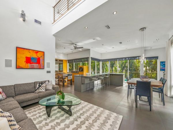 Siesta Key Luxury Home 4 Bedroom Private Caged Lap Pool