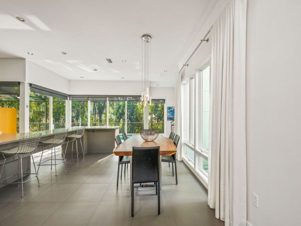 Siesta Key Luxury Home 4 Bedroom Private Caged Lap Pool
