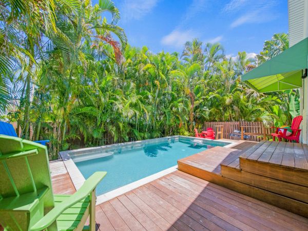 Holmes Beach Vacation Home Sleeps 8 Guests Steps to Beach
