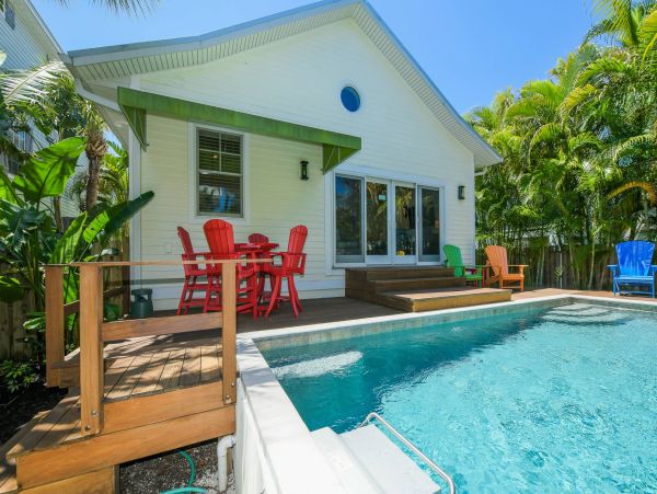 Holmes Beach Vacation Home Sleeps 8 Guests Steps to Beach