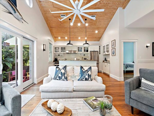 Holmes Beach Vacation Home Sleeps 8 Guests Steps to Beach