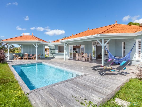 Martinique Home 980534