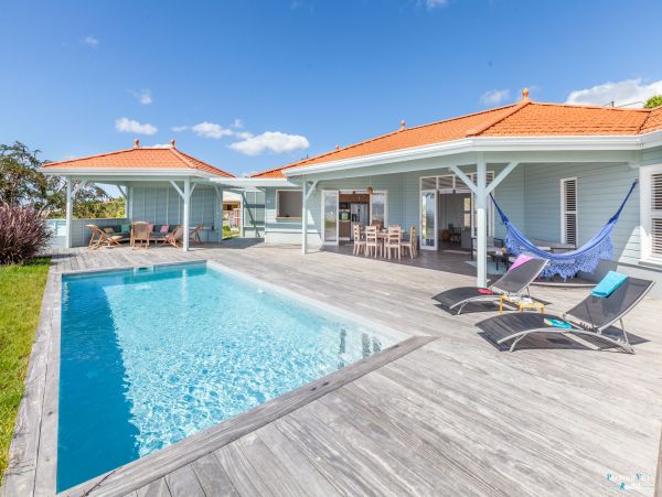 Martinique Home 980534