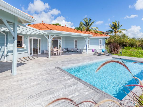 Martinique Home 980534
