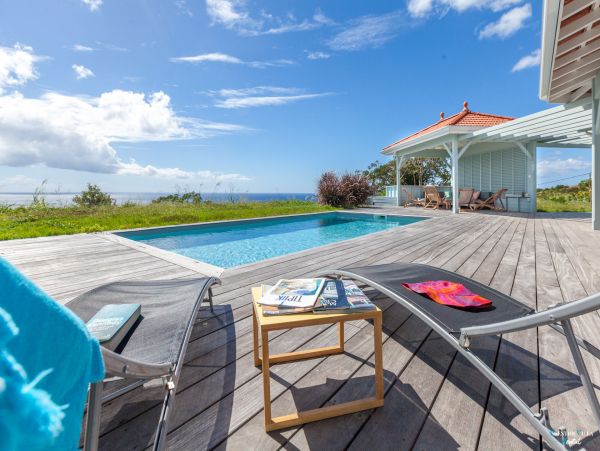 Martinique Home 980534