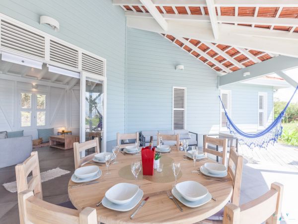 Martinique Home 980534