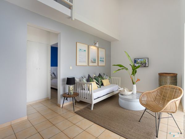 Martinique Home 980535