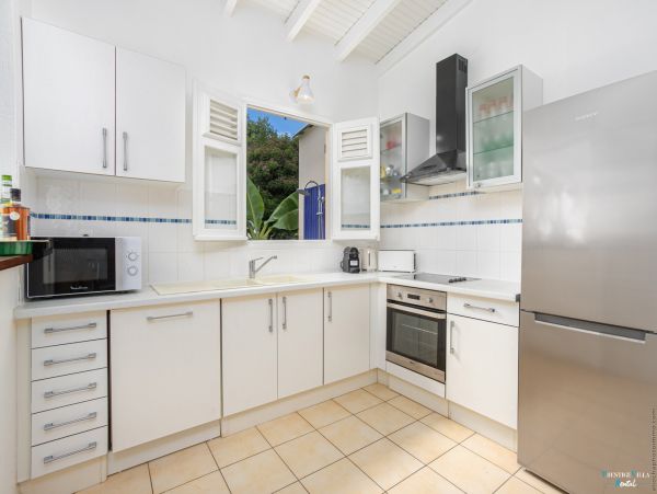 Martinique Home 980535