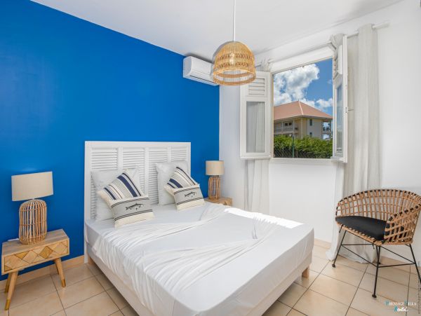 Martinique Home 980535
