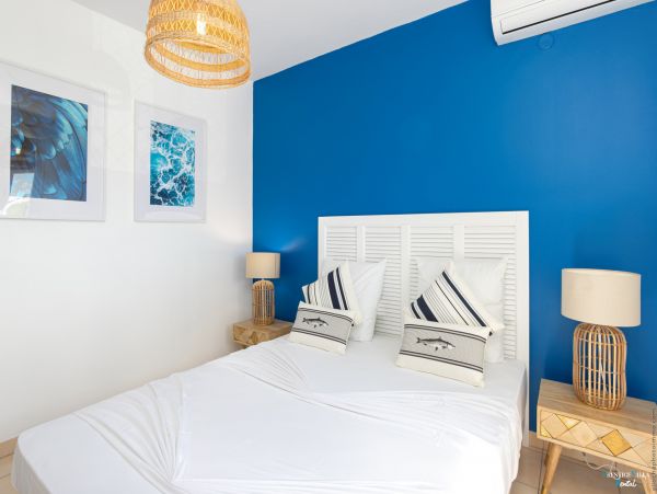 Martinique Home 980535