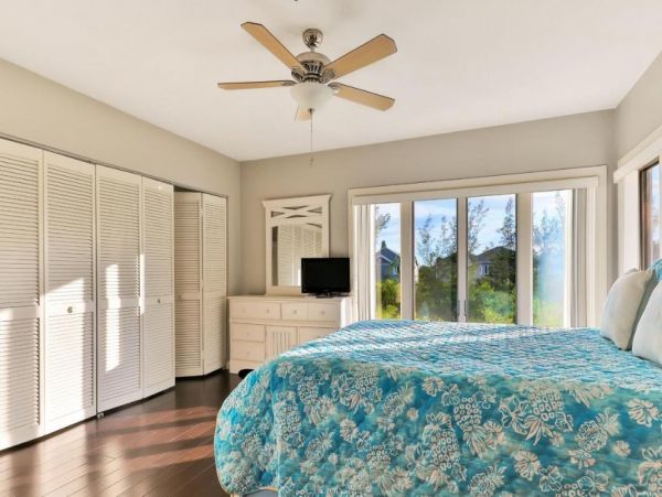 Two Bedroom Vacation Condo in Longboat Key Walk To Beach